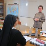 Professora substituta, Roma, Itália