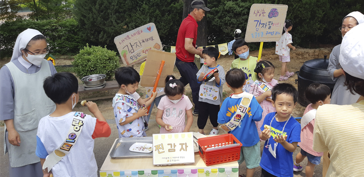 Festival Kentang di Taman Kanak-kanak ND Osan, Provinsi Regina Pacis, Korea Selatan